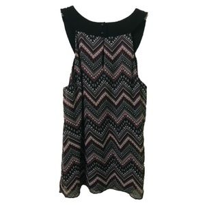 Patterned chevron tank